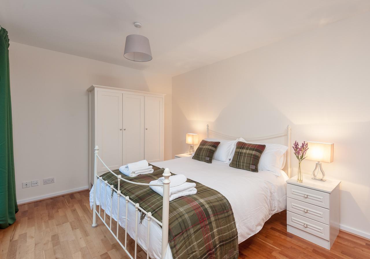 אדינבורו The Holyrood Park Residence מראה חיצוני תמונה